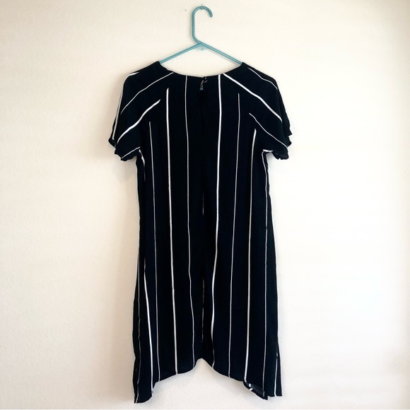ASTR Black and White Stripe Side Slit Shift Dress, XS - Picture 6 of 6
